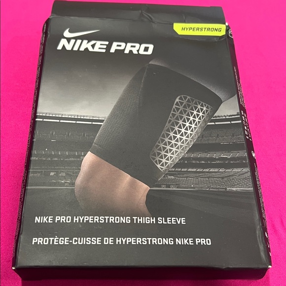 Nike Pro Hyperstrong Thigh Sleeve in Black and Gray NWT - Picture 1 of 5